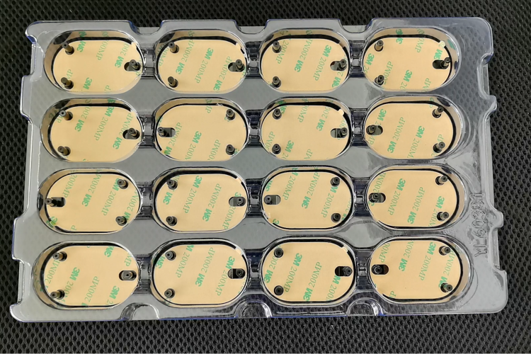 高精度視覺貼雙面膠機(jī)——攻克塑膠件內(nèi)凹面貼膠難題，精準(zhǔn)高效！