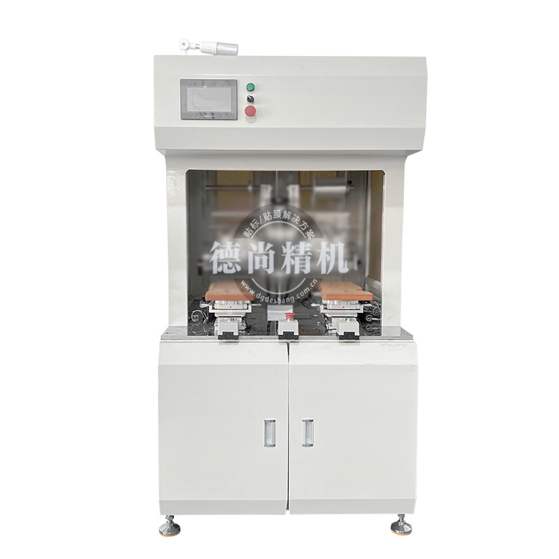 <strong>無泡無痕高效貼附！德尚BC柱自動貼膜機破解行業(yè)痛點</strong>