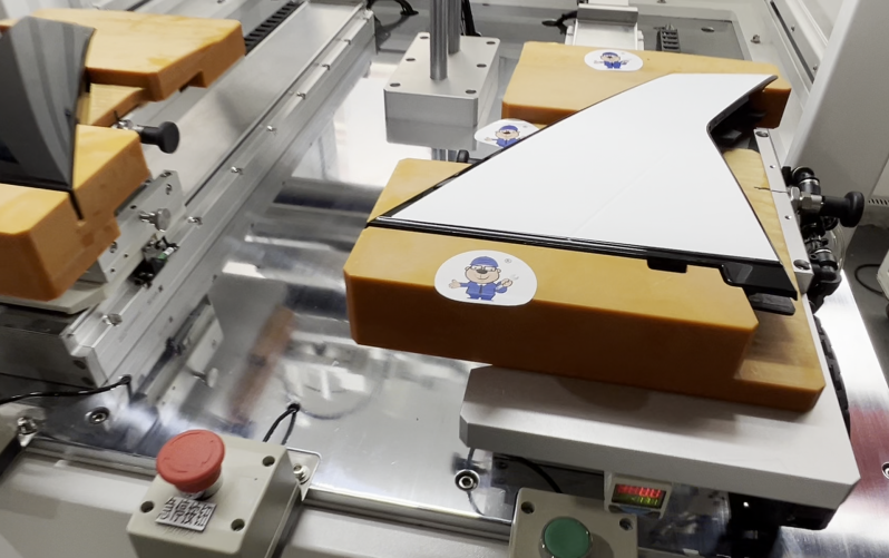 年省65萬！汽車BC柱貼膜機助汽配升級