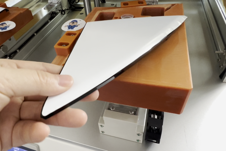 原廠級貼合標(biāo)準(zhǔn)，汽車AB柱貼膜機(jī)賦能