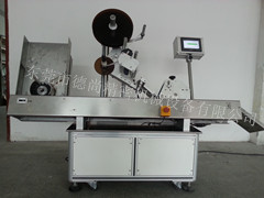 全自動(dòng)貼標(biāo)機(jī)牽制我國酒業(yè)經(jīng)濟(jì)發(fā)展