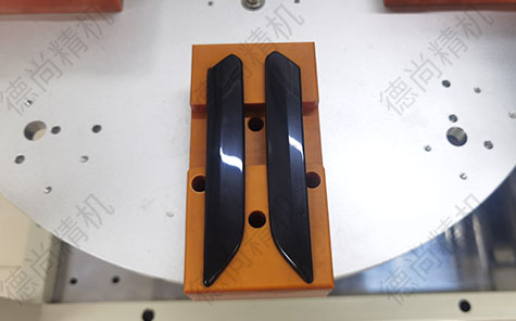 汽車門手柄自動(dòng)貼膜機(jī)選德尚精機(jī) 幫您降成本！